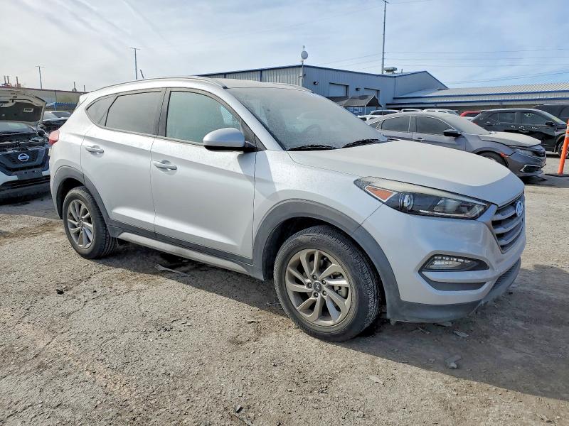 2017 Hyundai Tucson მანქანა იყიდება აუქციონზე, vin: KM8J33A4XHU564902, აუქციონის ნომერი: 75073225