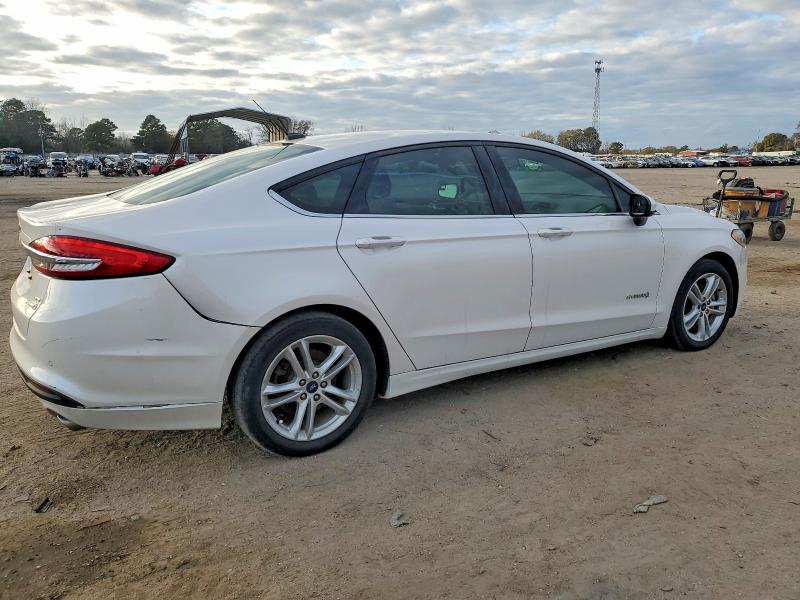 48446716 :رقم المزاد ، 3FA6P0LU3JR228943 vin ، 2018 Ford Fusion مزاد بيع