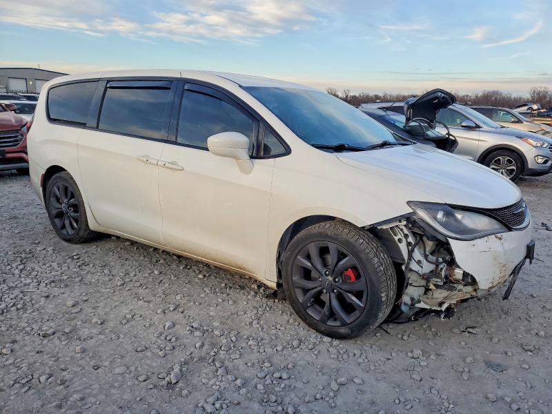 Продажа на аукционе авто 2019 Chrysler Pacifica, vin: 2C4RC1FG7KR720915, номер лота: 98725515