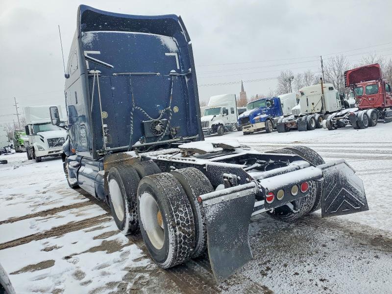 Продажа на аукционе авто 2009 Kenworth T2000, vin: 1XKTDB9X89J229728, номер лота: 72472015