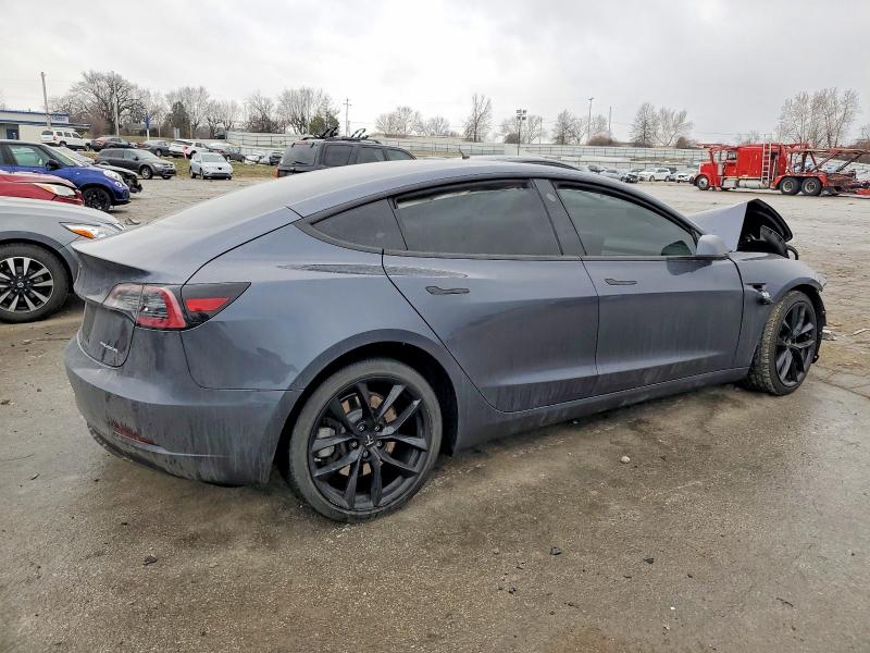 99659065 :رقم المزاد ، 5YJ3E1EB3JF090598 vin ، 2018 Tesla Model 3 مزاد بيع