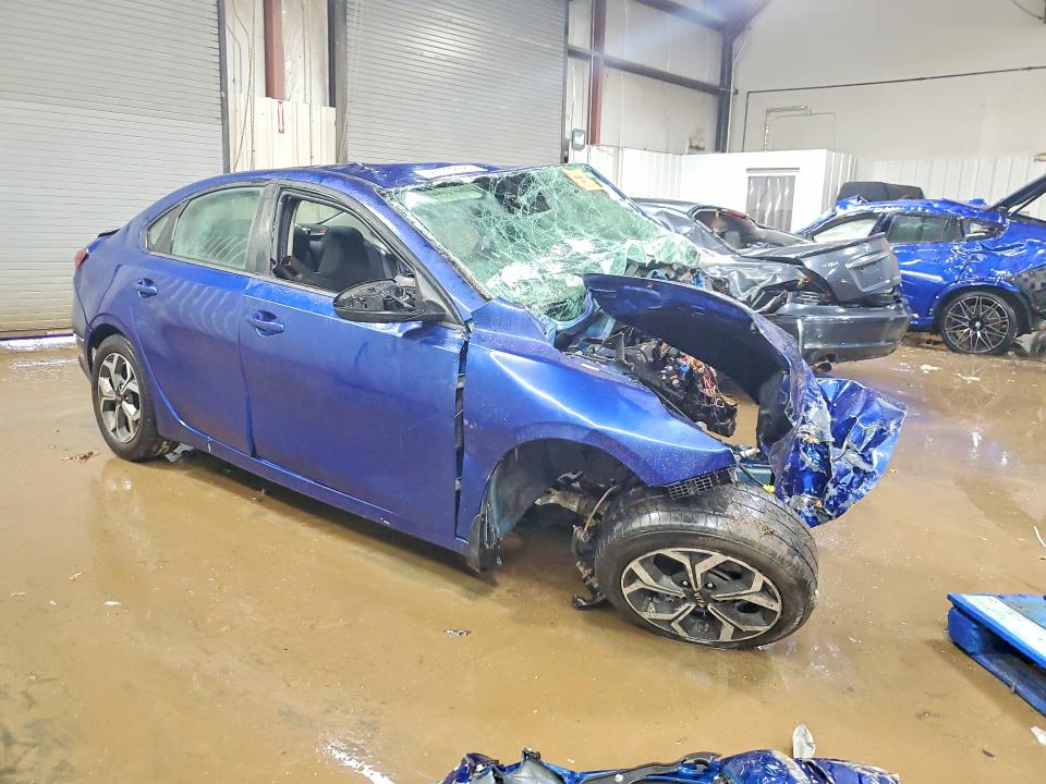74102385 :رقم المزاد ، 3KPF24AD1ME325153 vin ، 2021 Kia Forte مزاد بيع