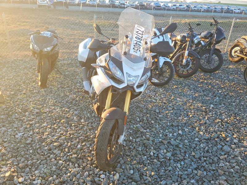 73781405 :رقم المزاد ، ZD4VKC015FS000006 vin ، 2015 Aprilia Caponord مزاد بيع