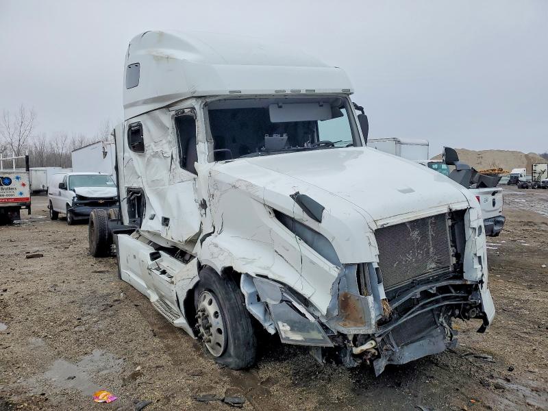 99283505 :رقم المزاد ، 4V4NC9EH8MN281350 vin ، 2021 Volvo Vnl مزاد بيع