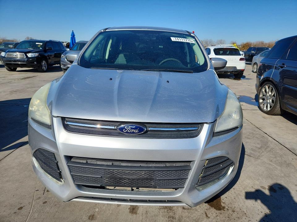 2015 Ford Escape მანქანა იყიდება აუქციონზე, vin: 1FMCU0G90FUA10207, აუქციონის ნომერი: 74111715