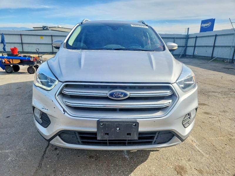 Продаж на аукціоні авто 2019 Ford Escape, vin: 1FMCU9J9XKUA30245, номер лоту: 99658235
