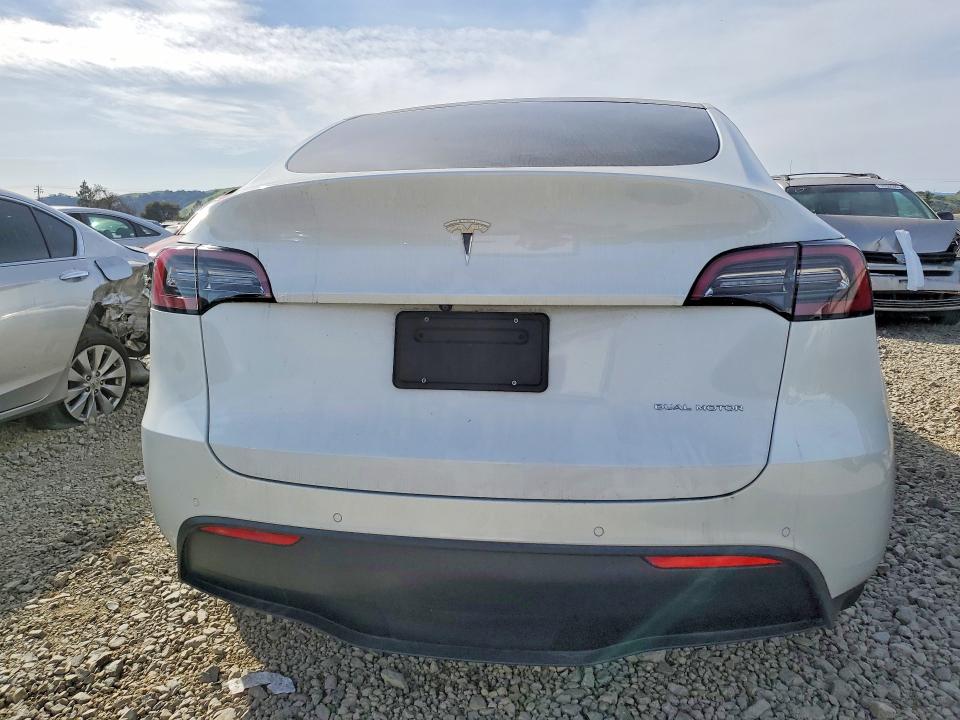 2021 Tesla Model Y მანქანა იყიდება აუქციონზე, vin: 5YJYGAEE8MF155279, აუქციონის ნომერი: 75635025