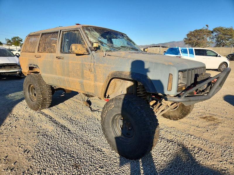 1999 Jeep Cherokee მანქანა იყიდება აუქციონზე, vin: 1J4FF68S0XL615572, აუქციონის ნომერი: 73176245