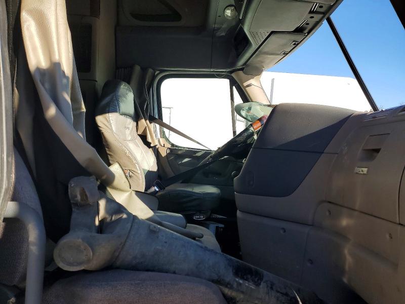 98759535 :رقم المزاد ، 1FUJGLD56GLGU8860 vin ، 2016 Freightliner Cascadia 125 مزاد بيع