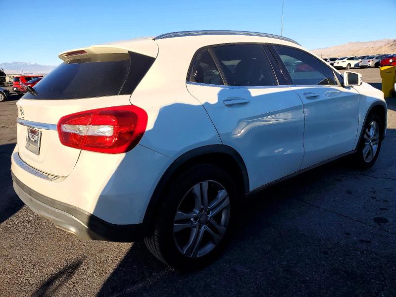 72583375 :رقم المزاد ، WDCTG4EB5HJ319453 vin ، 2017 Mercedes-benz Gla مزاد بيع