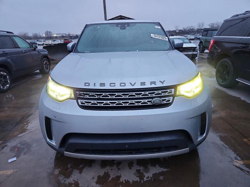 74131025 :رقم المزاد ، SALRRBBKXHA031097 vin ، 2017 Land Rover Discovery مزاد بيع