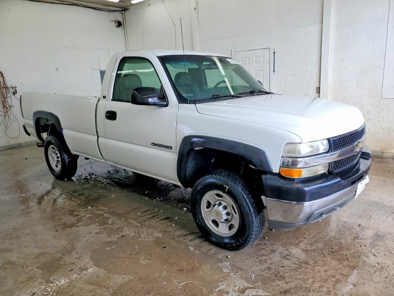74426365 :رقم المزاد ، 1GCHC24UX2E148892 vin ، 2002 Chevrolet Silverado مزاد بيع