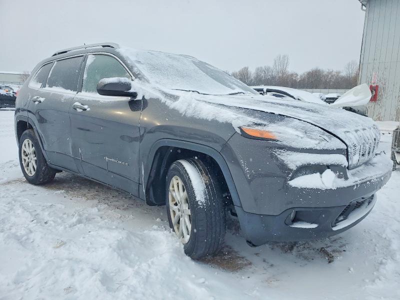 73792585 :رقم المزاد ، 1C4PJMCS0HW567947 vin ، 2017 Jeep Cherokee مزاد بيع