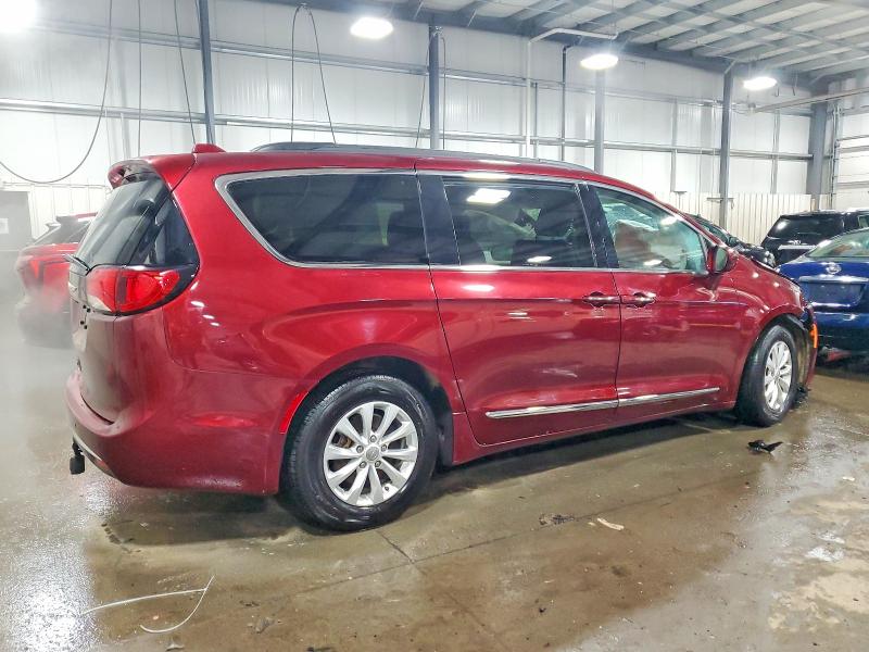 73496375 :رقم المزاد ، 2C4RC1BG1HR768893 vin ، 2017 Chrysler Pacifica مزاد بيع