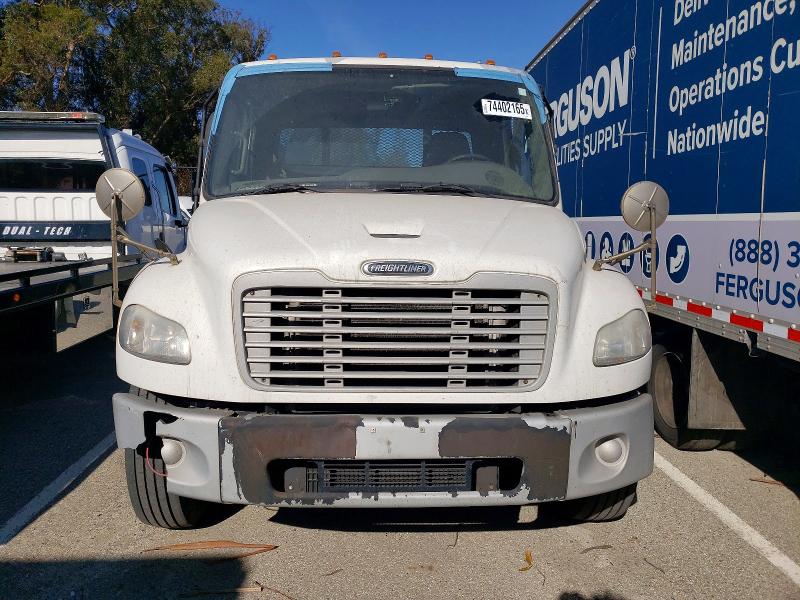 74402165 :رقم المزاد ، 1FVACWDT4GHGY4864 vin ، 2016 Freightliner M2 106 Med مزاد بيع
