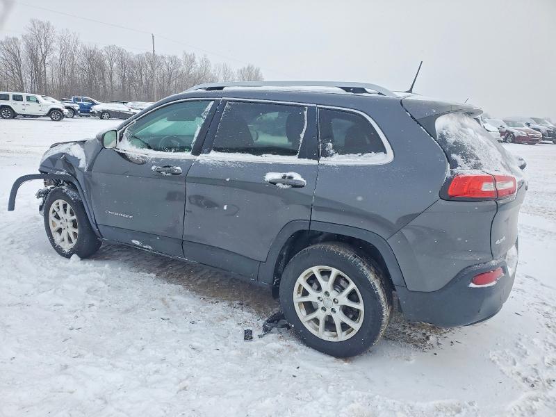 73792585 :رقم المزاد ، 1C4PJMCS0HW567947 vin ، 2017 Jeep Cherokee مزاد بيع