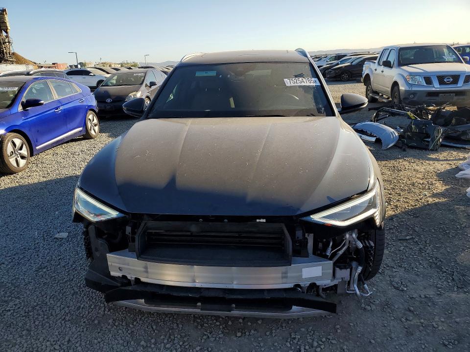 2022 Audi E-tron მანქანა იყიდება აუქციონზე, vin: WA1LAAGE7NB014081, აუქციონის ნომერი: 75254765