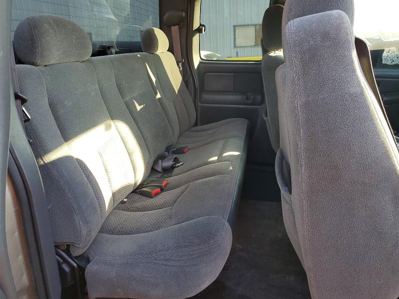 72888305 :رقم المزاد ، 1GCHC29G94E131734 vin ، 2004 Chevrolet Silverado مزاد بيع