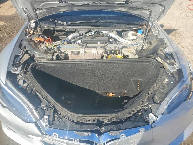 98818775 :رقم المزاد ، 5YJSA1E27HF231691 vin ، 2017 Tesla Model S مزاد بيع