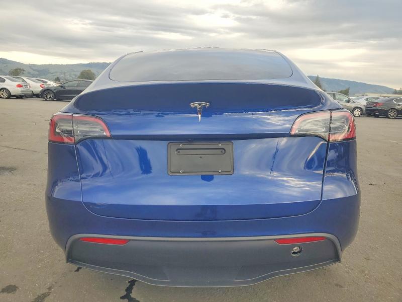 98464695 :رقم المزاد ، 7SAYGDED1SF236715 vin ، 2025 Tesla Model Y مزاد بيع