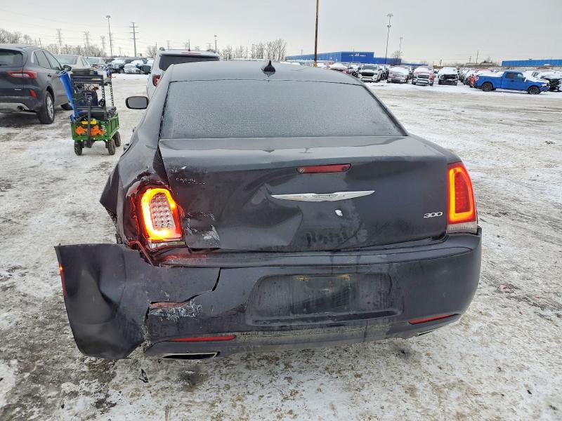 73497555 :رقم المزاد ، 2C3CCAAGXJH338450 vin ، 2018 Chrysler 300 مزاد بيع