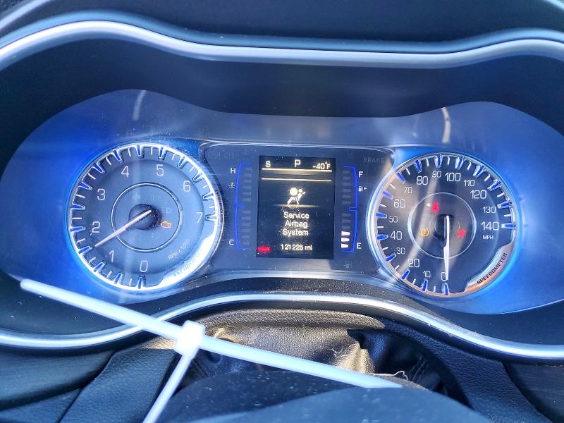 99025655 :رقم المزاد ، 1C3CCCAB6FN637125 vin ، 2015 Chrysler 200 مزاد بيع