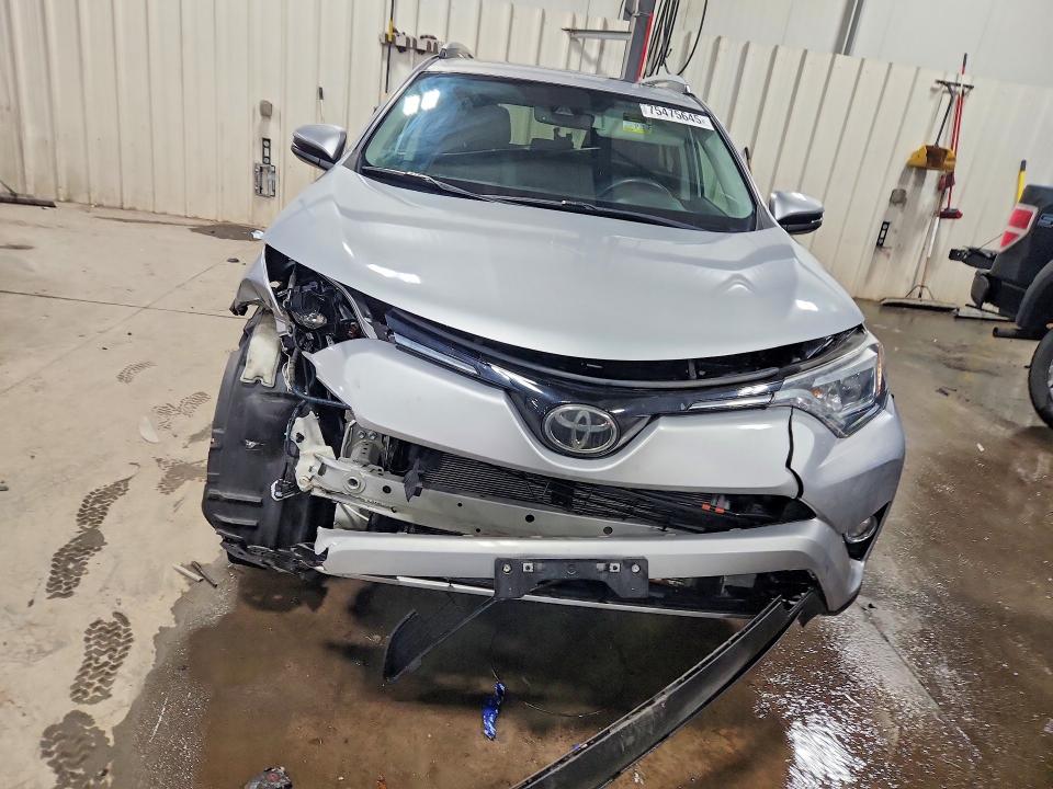 75475645 :رقم المزاد ، 2T3DFREV3JW712394 vin ، 2018 Toyota Rav4 مزاد بيع