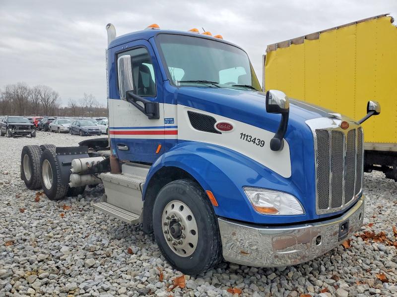 Продаж на аукціоні авто 2017 Peterbilt Tractor 579, vin: 1XPBDP9X2HD432212, номер лоту: 72363565