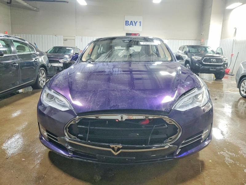 73259305 :رقم المزاد ، 5YJSA1H41FF083208 vin ، 2015 Tesla Model S مزاد بيع