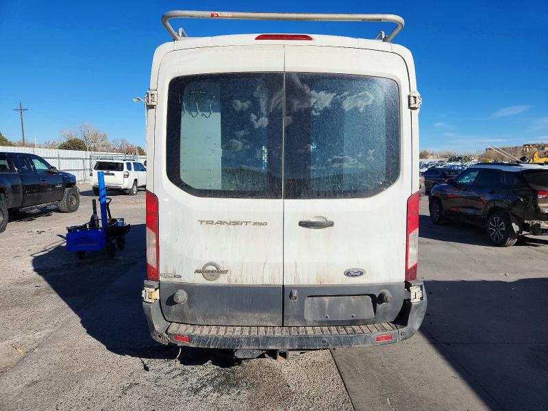 99043055 :رقم المزاد ، 1FTNR2CV5FKB07718 vin ، 2015 Ford Transit T مزاد بيع