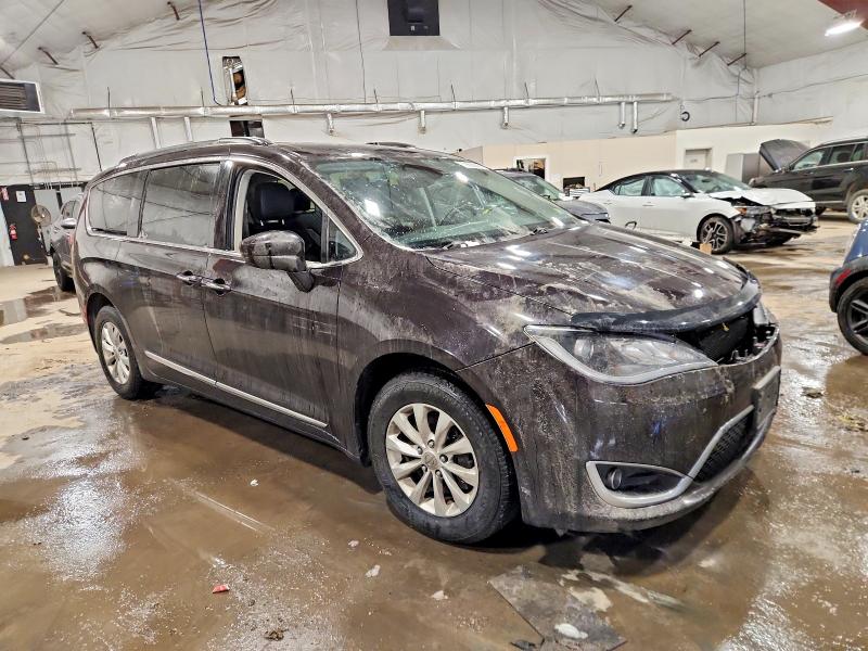 2017 Chrysler Pacifica T მანქანა იყიდება აუქციონზე, vin: 2C4RC1BG4HR653947, აუქციონის ნომერი: 73690845