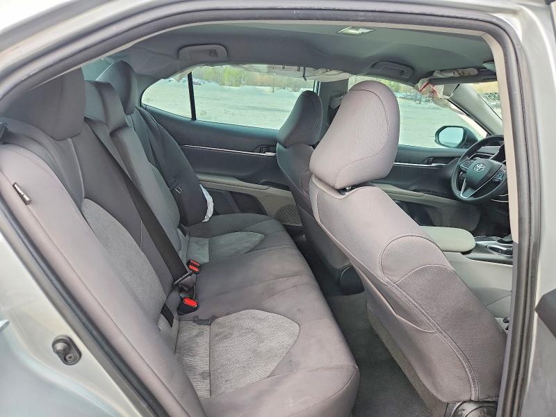 97982685 :رقم المزاد ، 4T1C11AK1NU076788 vin ، 2022 Toyota Camry مزاد بيع