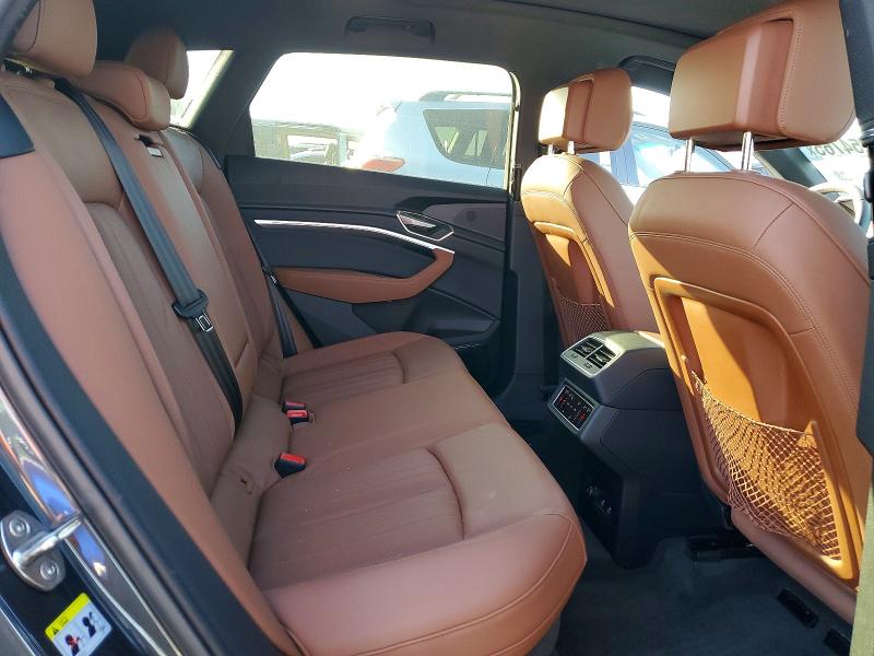 2022 Audi E-tron მანქანა იყიდება აუქციონზე, vin: WA1LAAGE7NB014081, აუქციონის ნომერი: 75254765