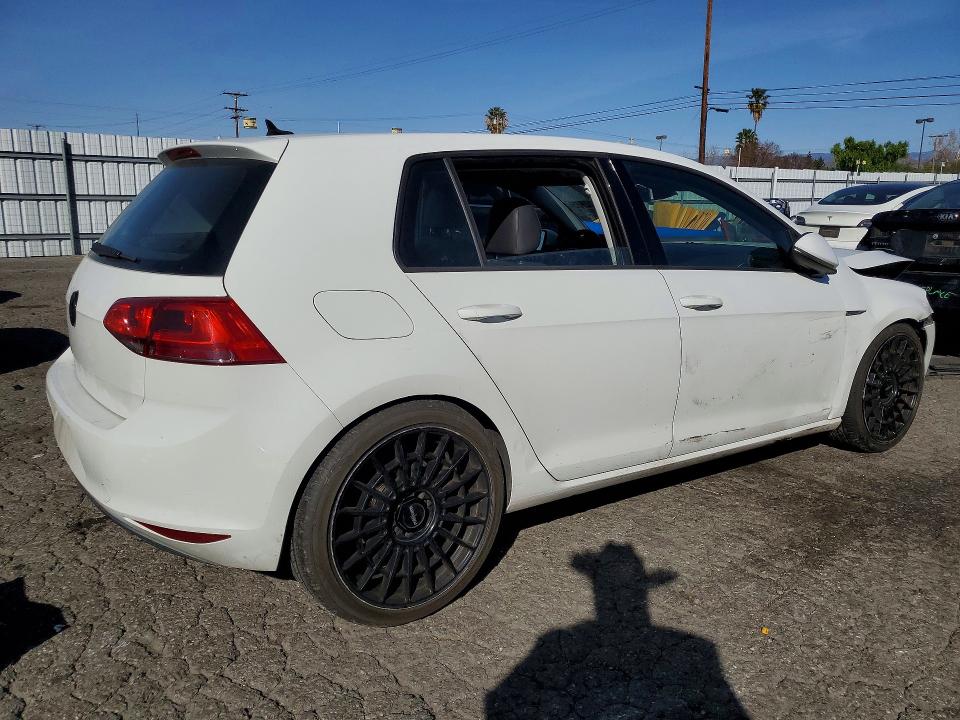 74912905 :رقم المزاد ، 3VW217AU7FM052356 vin ، 2015 Volkswagen Golf مزاد بيع