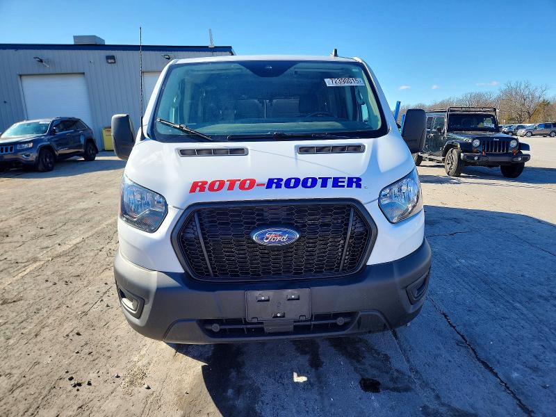 72390015 :رقم المزاد ، 1FTBR1Y84MKA07784 vin ، 2021 Ford Transit مزاد بيع