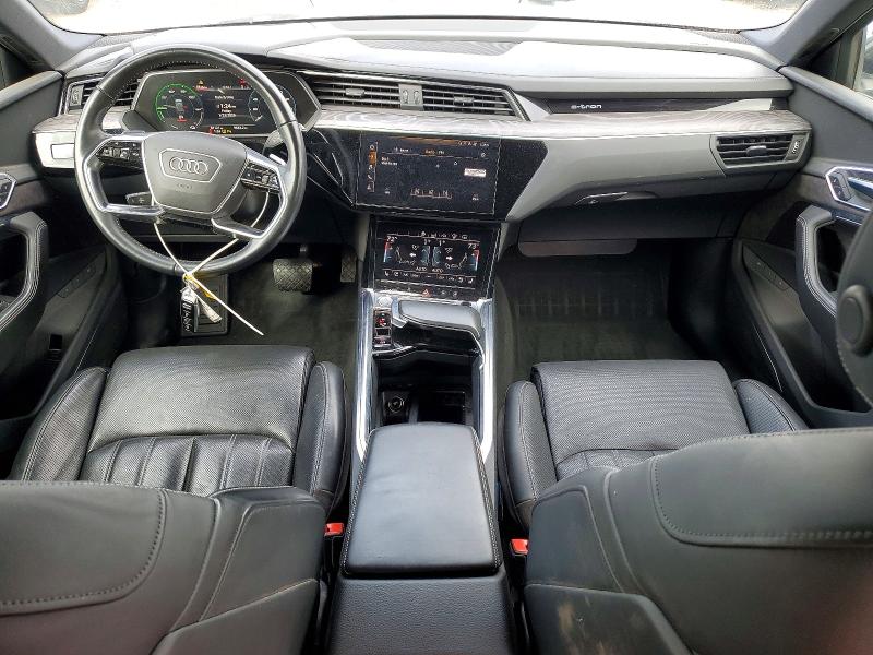 Продажа на аукционе авто 2019 Audi E-tron, vin: WA1VAAGE3KB008427, номер лота: 74249325