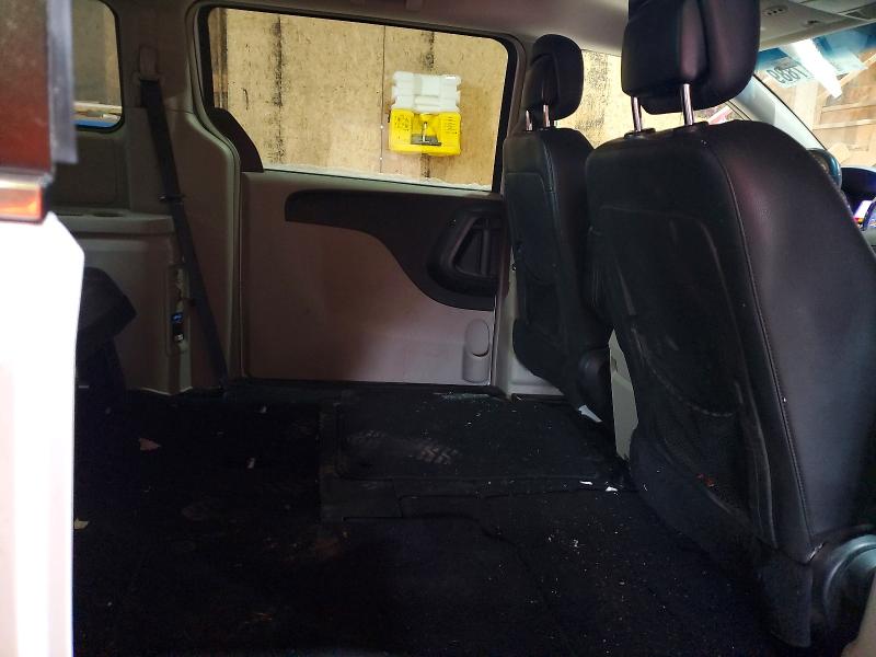 73178895 :رقم المزاد ، 2C4RC1BG4FR577272 vin ، 2015 Chrysler Town & Country مزاد بيع