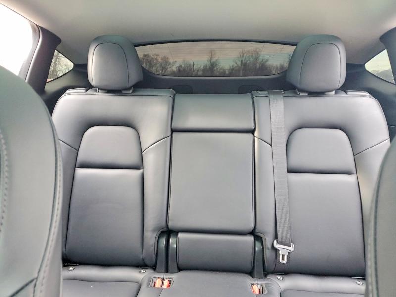 73450185 :رقم المزاد ، 5YJYGDEE8MF067530 vin ، 2021 Tesla Model Y مزاد بيع