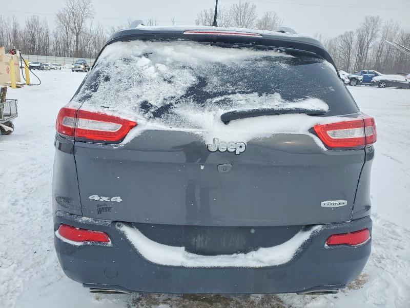 73792585 :رقم المزاد ، 1C4PJMCS0HW567947 vin ، 2017 Jeep Cherokee مزاد بيع