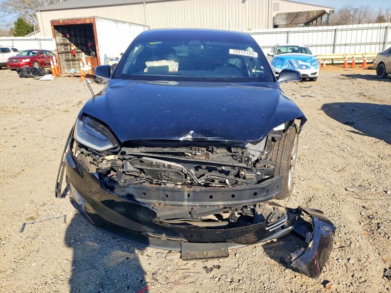 Продажа на аукционе авто 2017 Tesla Model X, vin: 5YJXCAE2XHF077364, номер лота: 72217125