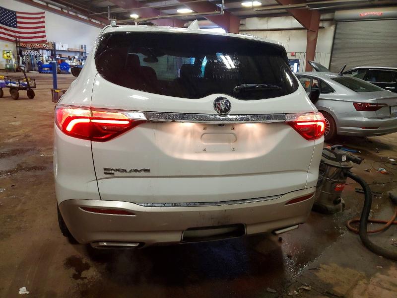 72672735 :رقم المزاد ، 5GAEVAKW9NJ107372 vin ، 2022 Buick Enclave مزاد بيع