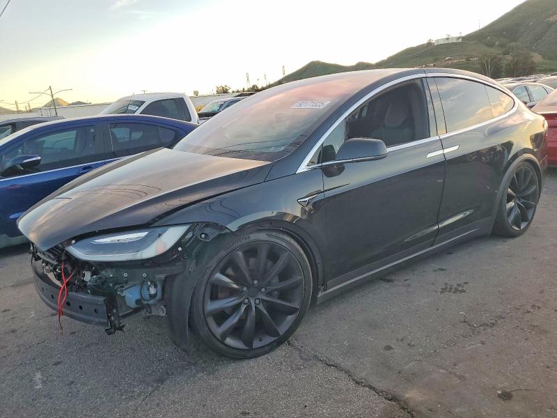 2017 Tesla Model X მანქანა იყიდება აუქციონზე, vin: 5YJXCBE27HF051438, აუქციონის ნომერი: 92171525