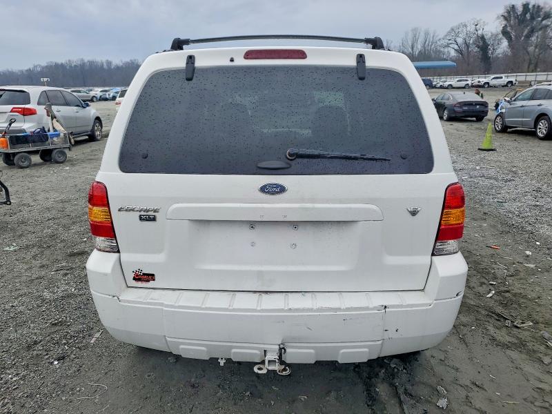 2005 Ford Escape მანქანა იყიდება აუქციონზე, vin: 1FMCU03195KD89055, აუქციონის ნომერი: 73490525