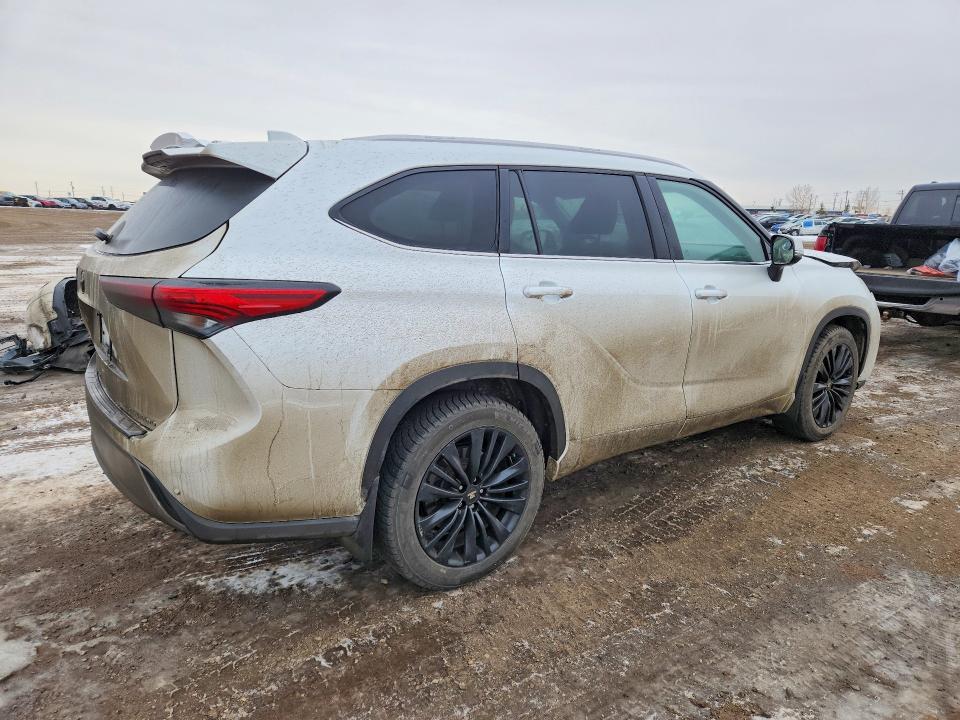 Продажа на аукционе авто 2022 Toyota Highlander, vin: 5TDFZRBH2NS214743, номер лота: 75507775
