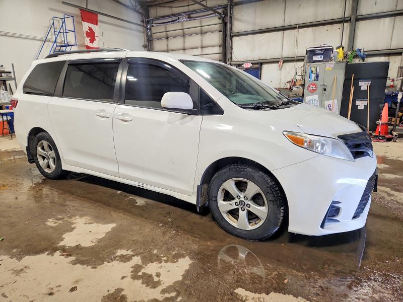 Продажа на аукционе авто 2018 Toyota Sienna, vin: 5TDKZ3DC4JS965592, номер лота: 74281225