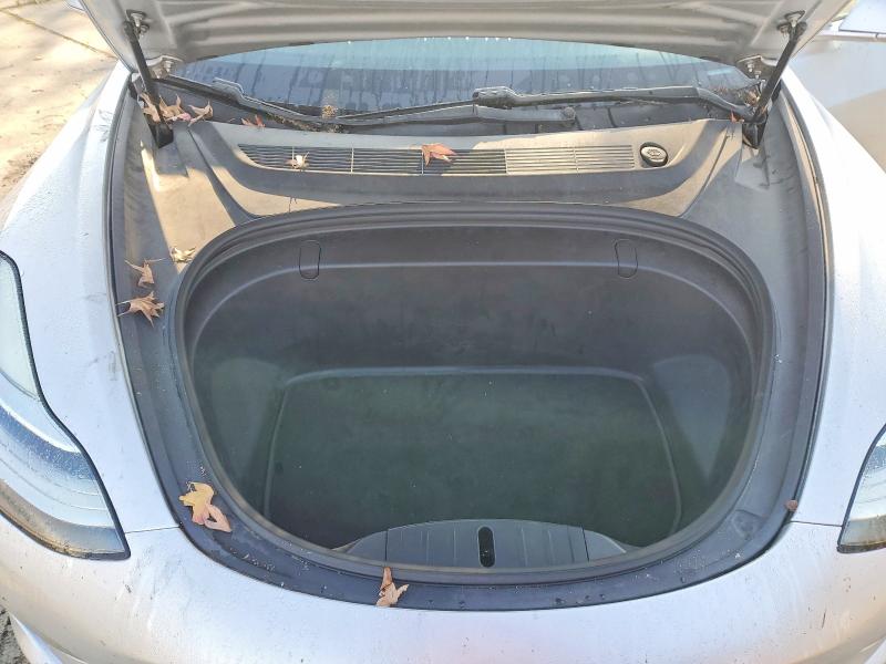 73088275 :رقم المزاد ، 5YJ3E1EA4JF014251 vin ، 2018 Tesla Model 3 مزاد بيع