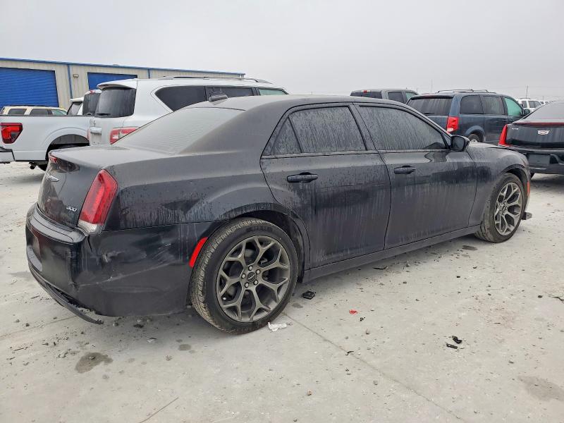 98015345 :رقم المزاد ، 2C3CCAAGXJH208233 vin ، 2018 Chrysler 300 مزاد بيع