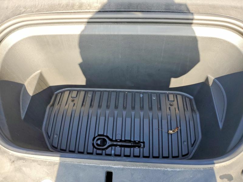 98347545 :رقم المزاد ، 5YJYGDEE0MF061110 vin ، 2021 Tesla Model Y مزاد بيع