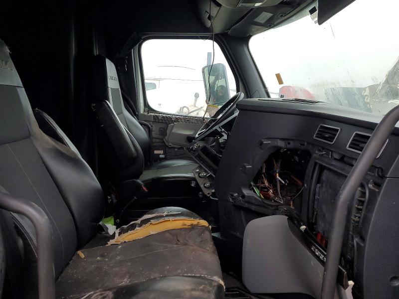 Продажа на аукционе авто 2020 Freightliner Cascadia 1, vin: 3AKJHHDR1LSLL9001, номер лота: 73658915