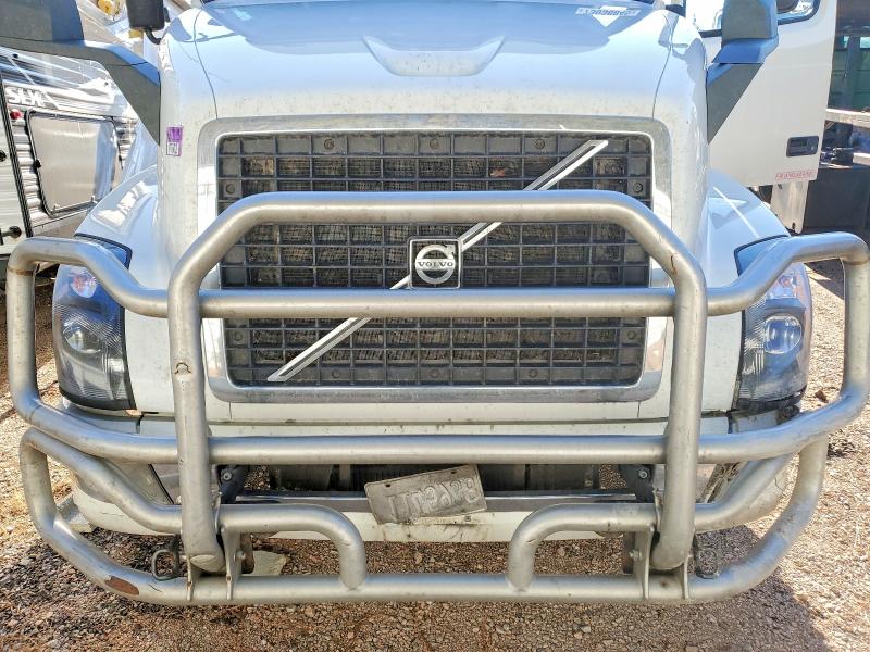 Продажа на аукционе авто 2019 Volvo Vnl, vin: 4V4NC9EH2KN900120, номер лота: 73038845